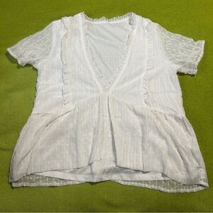 Chic White Ruffle Blouse